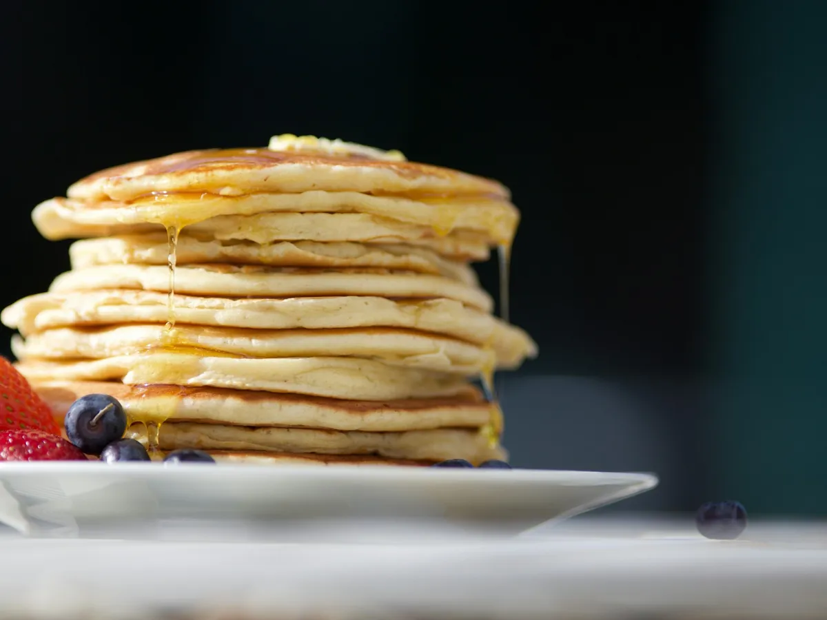 A stack of pancakes on a plate